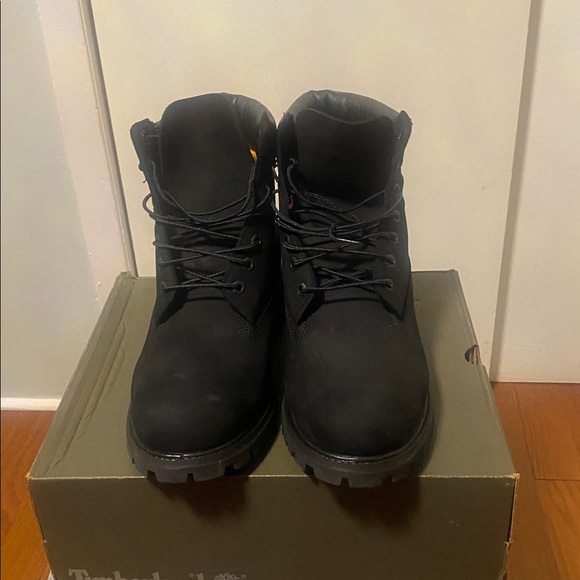 Timberland Classic Black Lace-Up Boots - Picture 1 of 5